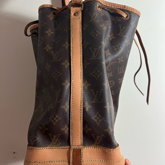 Louis Vuitton Monogram Bucket Bag - Picture 12 of 16